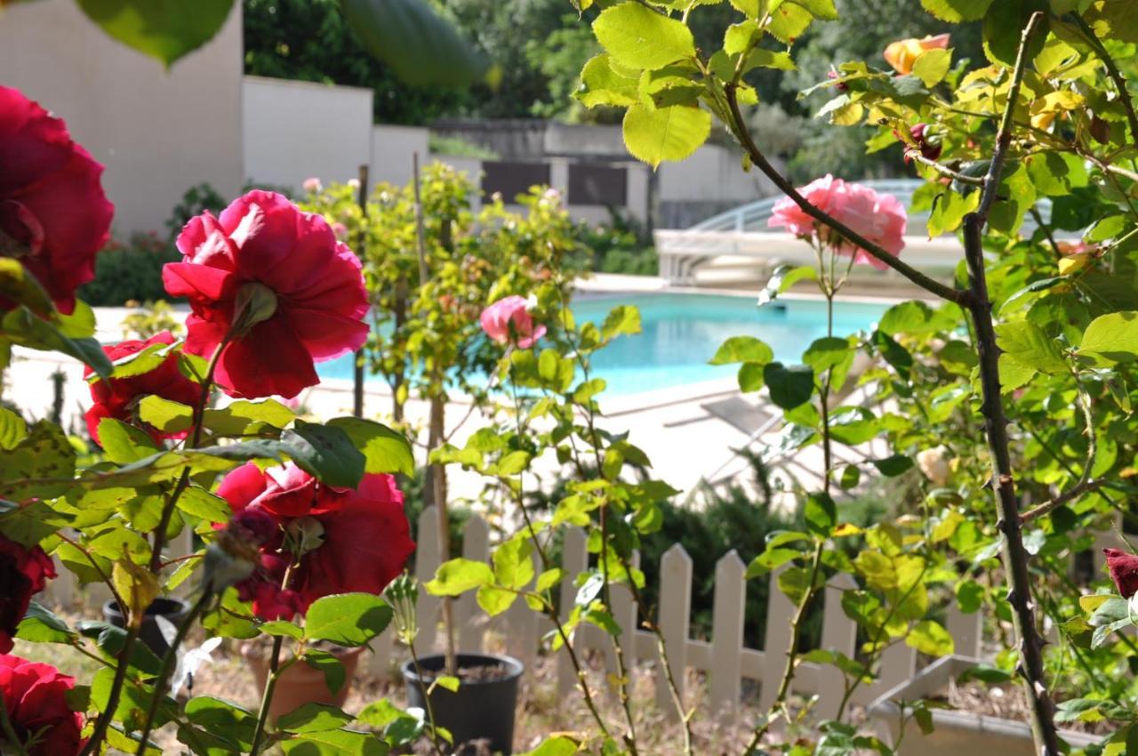 La Ferme De Tonton Jules Et Mame Julia Bed & Breakfast Entraigues-sur-la-Sorgue Exterior photo